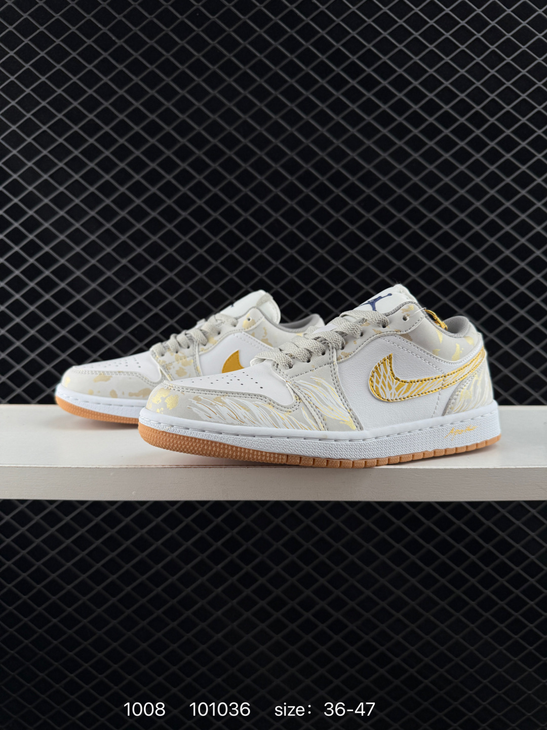 Nike Wmns Air Jordan 1 Low GS”Team Gold“